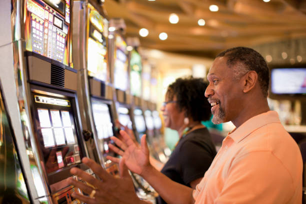 helompo slot platform interface showing sportsbook and games